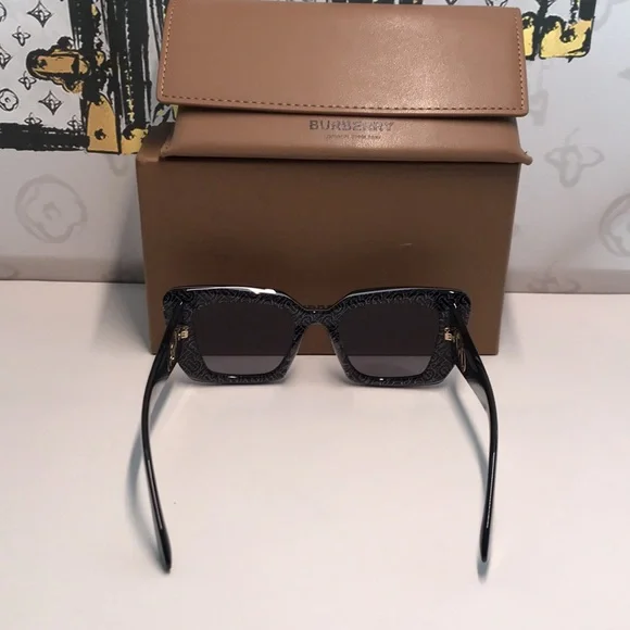New Authentic Burberry BE4344 8450 Black Sunglasses